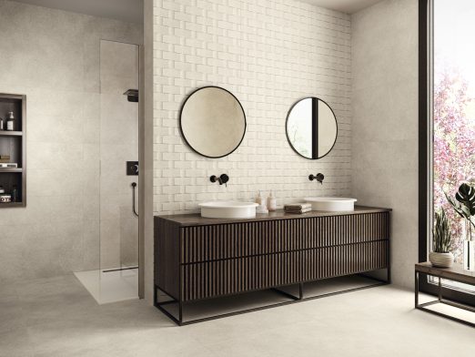 Amb 9552 Sand 30x90 9952 Sand Relieve 30x90 1871 Sand 100x100 web 522x392 - Ateliers 9552