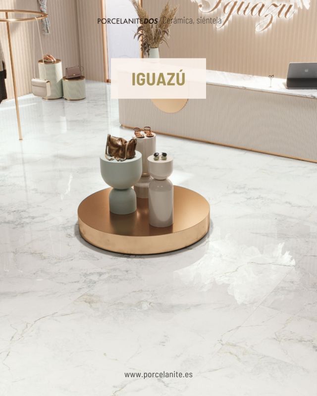 𝐈𝐠𝐮𝐚𝐳𝐮́ 𝟏𝟖𝟔𝟓. Sumérgete en la belleza atemporal de esta nueva colección de gres porcelánico. Inspirada en la pureza del mármol blanco de profundos veteados, Iguazú combina la elegancia del material noble con una resistencia y durabilidad excepcionales. ✨ Un verdadero lujo para tus superficies.

📐 100x100 cm
🎨 White

——————

𝐈𝐠𝐮𝐚𝐳𝐮́ 𝟏𝟖𝟔𝟓. Immerse yourself in the timeless beauty of this new porcelain tile collection. Inspired by the pure white marble with deep veins, Iguazú combines the elegance of noble material with exceptional resistance and durability. ✨ A true luxury for your surfaces.

📐 100x100 cm
🎨 White 

INFO
https://my.mtr.cool/rhqbcslcag
(+34) 964 361 190
porcelanite@porcelanite.es

#PorcelaniteDos #Tile #Ceramic #Deco #InteriorDesign #Architecture #Arquitectura #Interiorismo #Cerámica #Azulejo #MarbleInspiration #Marblelook